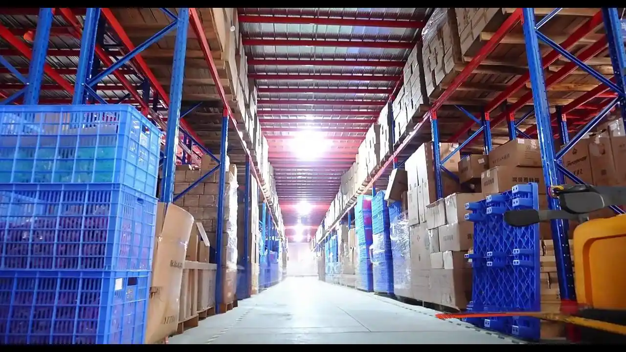 Finished goods warehouse for BBQ tools