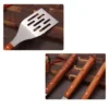 Set di utensili per barbecue in legno da 17 pezzi con utensili in acciaio inox e custodia per il trasporto (4)