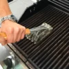 Прочная щетка для гриля из нержавеющей стали с длинной деревянной ручкой (3)